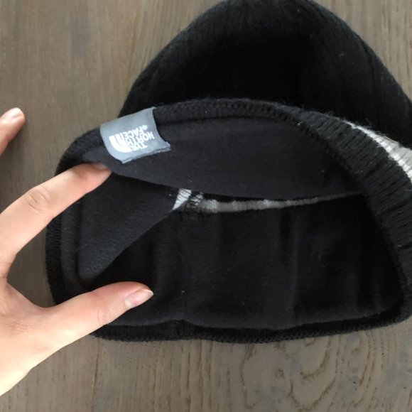 Kids North Face beanie - Picture 2 of 3